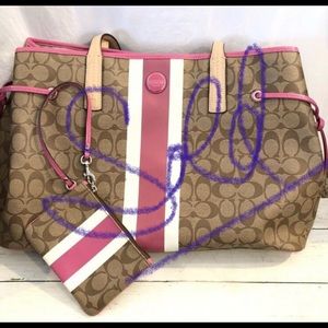 Coach Set Sig.Stripe Mulberry XL Tote & Wristlet